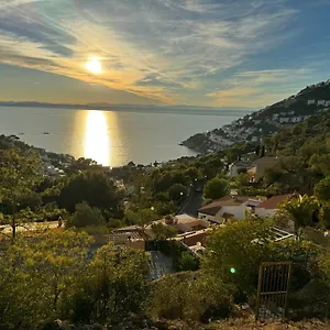 Villa Avec Piscine Et Magnifique Vue, Roses
